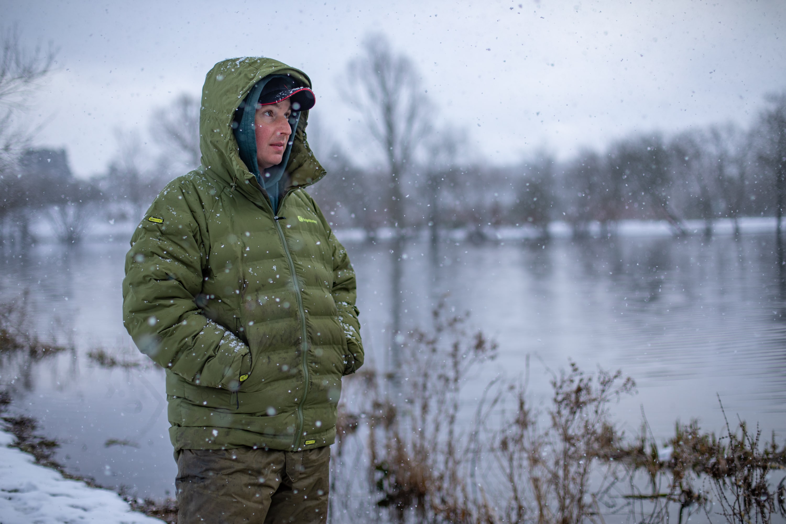 How do you stay warm when fishing in winter?