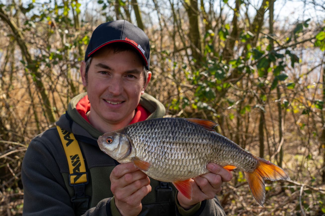 Winter Gravel Pit Roach – Phil Spinks